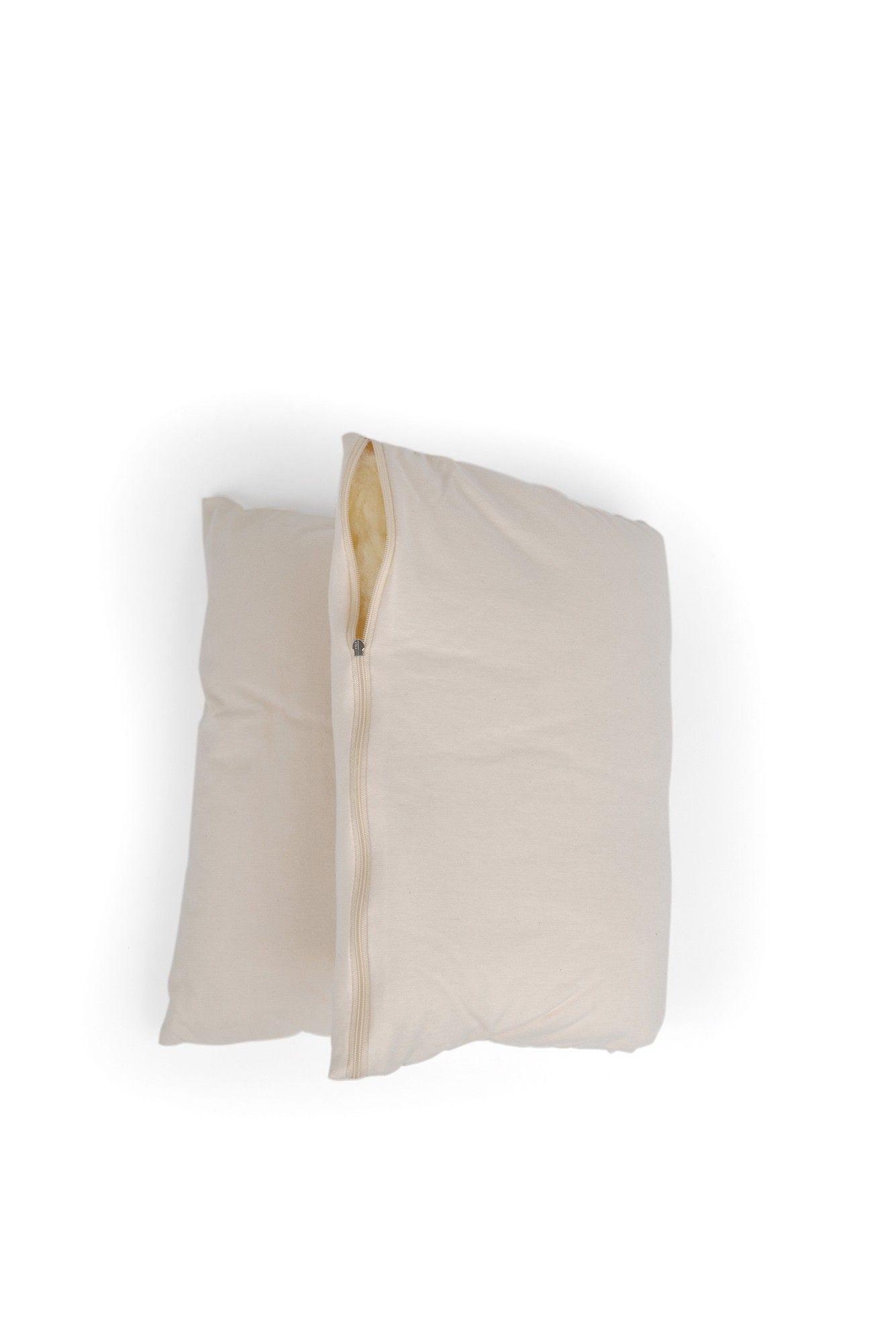 weißes geöffnetes Kinderkissen aus Webstoff vom Finkhof aus bio Wolle (kbT) und Baumwolle (kbA), Freisteller