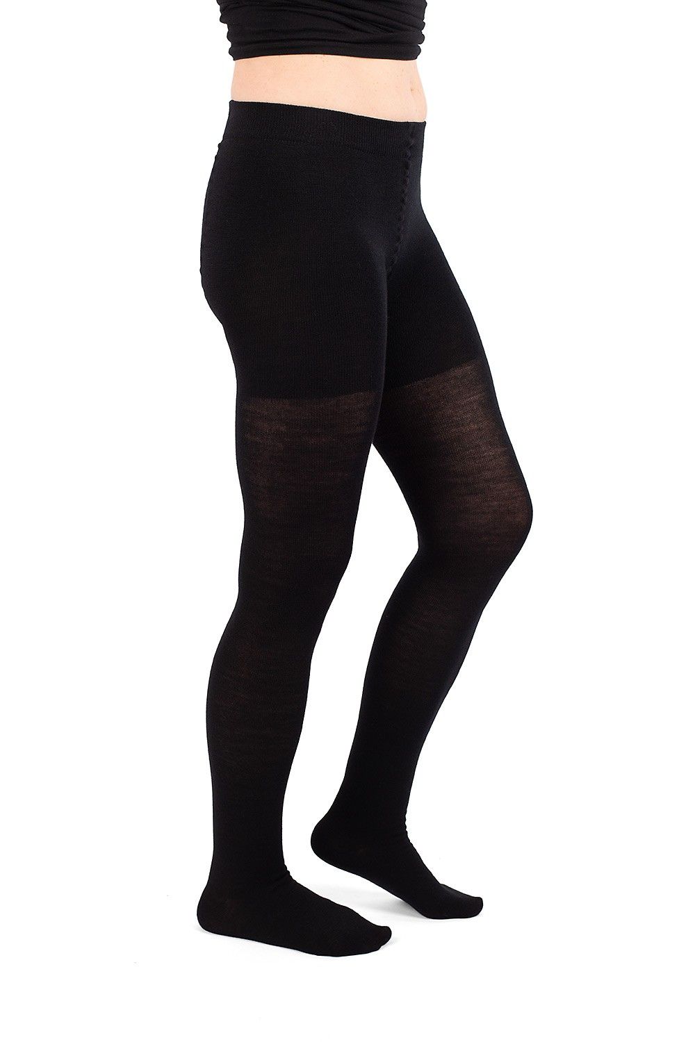 warme schwarze Strumpfhose aus bio Wolle (kbT), bio Baumwolle (kbA) und Elasthan vom Finkhof, getragen von der Seite