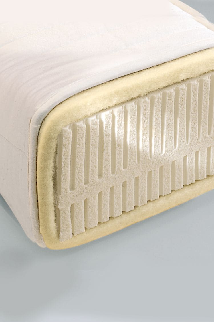 Naturkautschukmatratze mit Schurwolle (kbT), mittel Querschnitt der Finkhof Naturkautschuk Matratze aus bio Wolle (kbT), Naturkautschuk, bio Baumwolle (kbA)