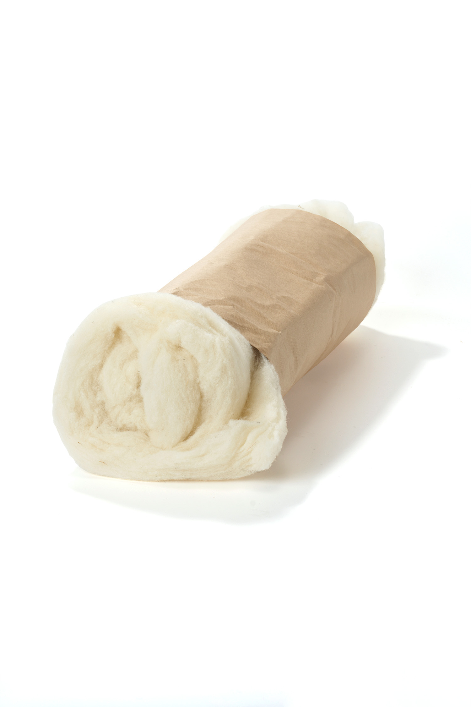 Wollvlies ungefärbt aus reiner Bio-Schurwolle 500g naturweißes Wollvlies vom Finkhof aus bio Wolle (kbT) aufgerollt und in Papier gewickelt