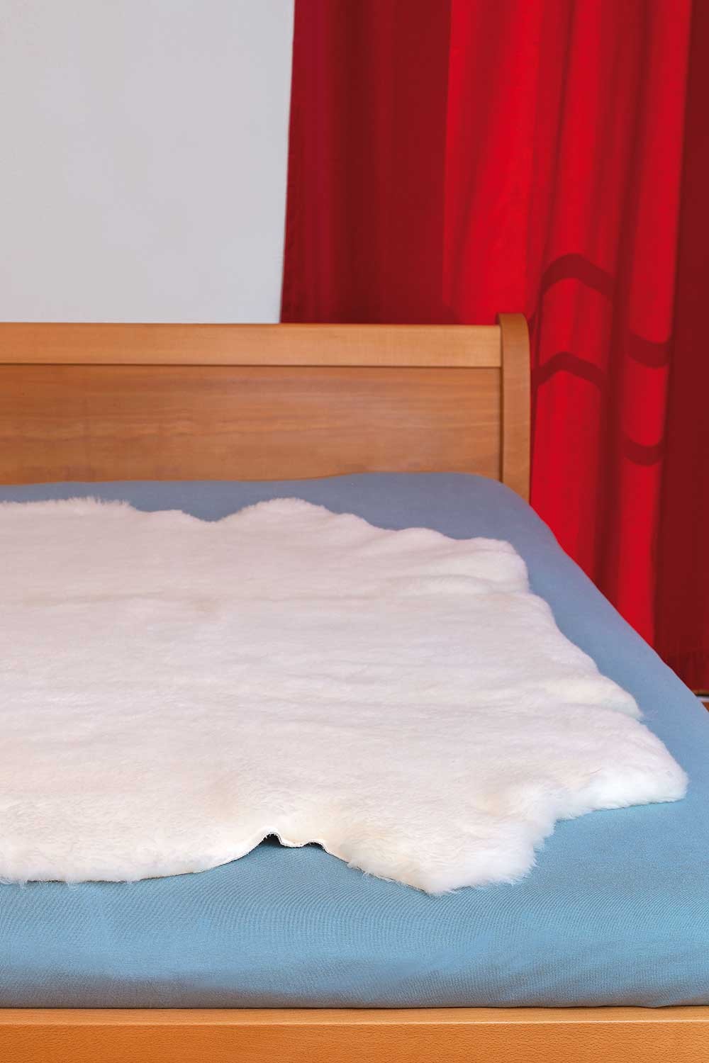 Felldecke natürliche Fellform pflanzlich, weiß 90 x 150 cm Felldecke natürliche Fellform pflanzlich, weiß 90 x 150 cm