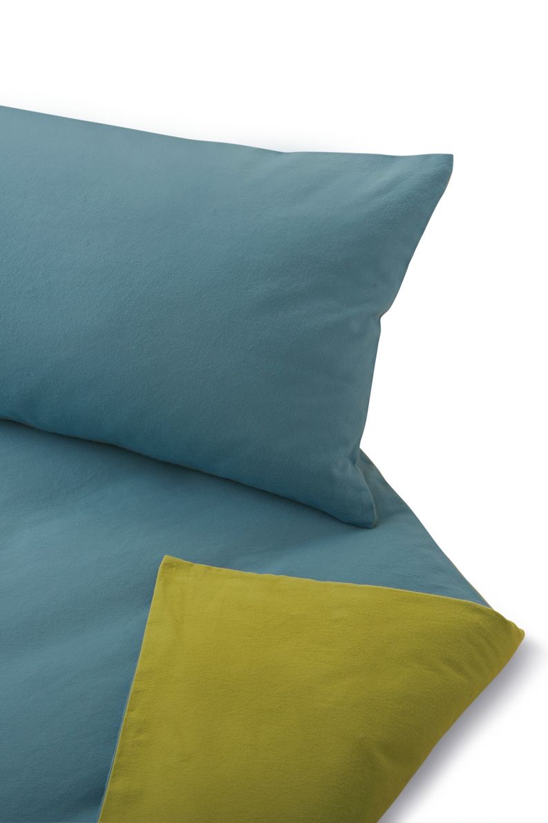 blau grüne Biberwendebettwäsche aus bio Baumwolle (kbA) auf weißem Untergrund