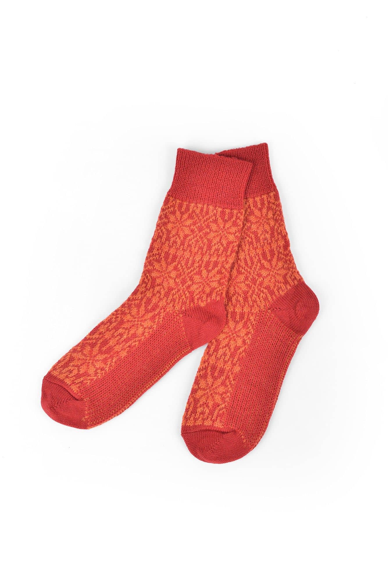 ein Paar rot orange Norwgersocken aus bio Wolle (kbT) und Seide, Freisteller