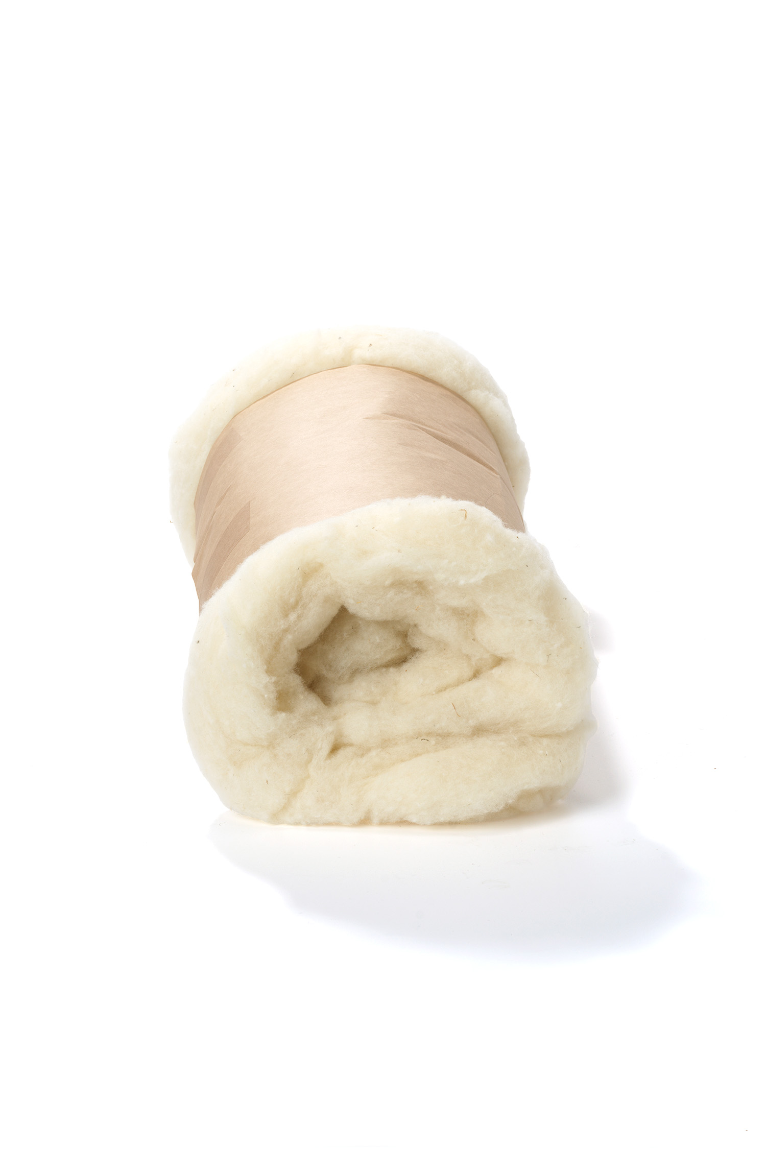 Wollvlies naturweiß 1 kg (kbT) aus reiner Bio-Schurwolle 1kg naturweißes Fettvlies vom Finkhof aus bio Wolle (kbT) aufgerollt und in Papier gewickelt