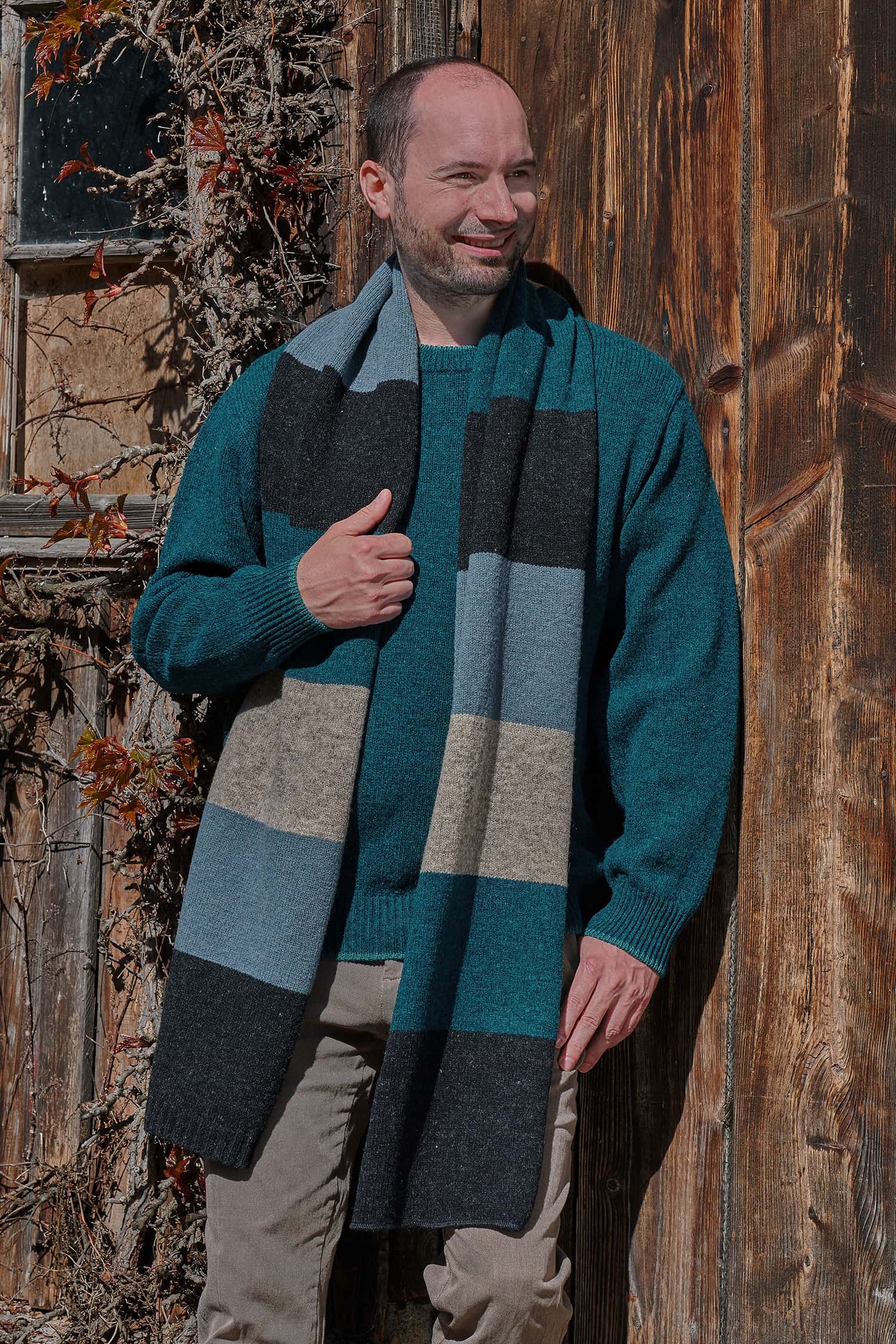 Strickschal gestreift aus Bio-Wolle blau/grau