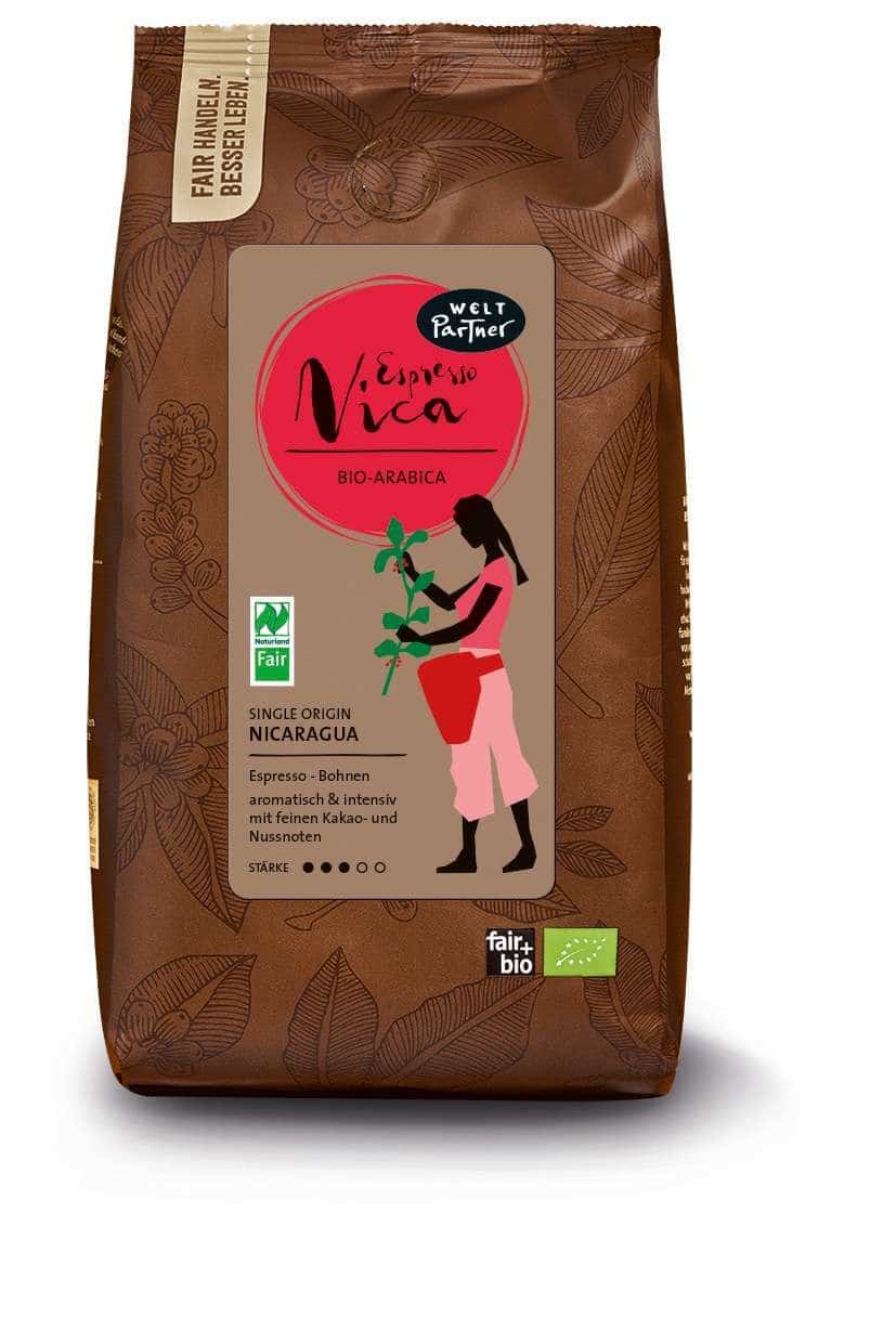 Freisteller von Nica Espresso von WeltPartner in brauner 500g Packung mit roten Details aus ganzen Bohnen