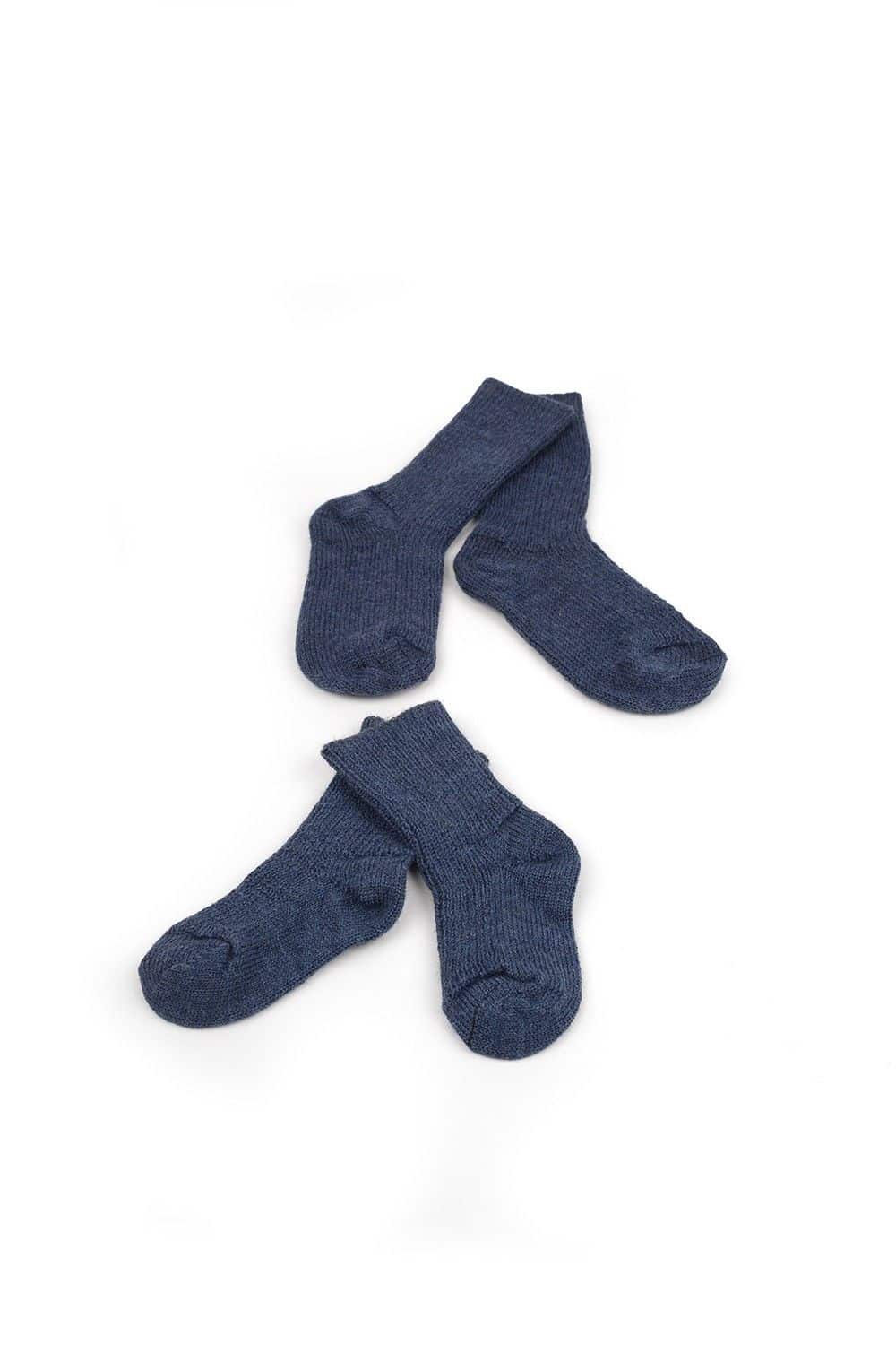 marineblaue Wollsocken aus bio Wolle (kbT), Freisteller