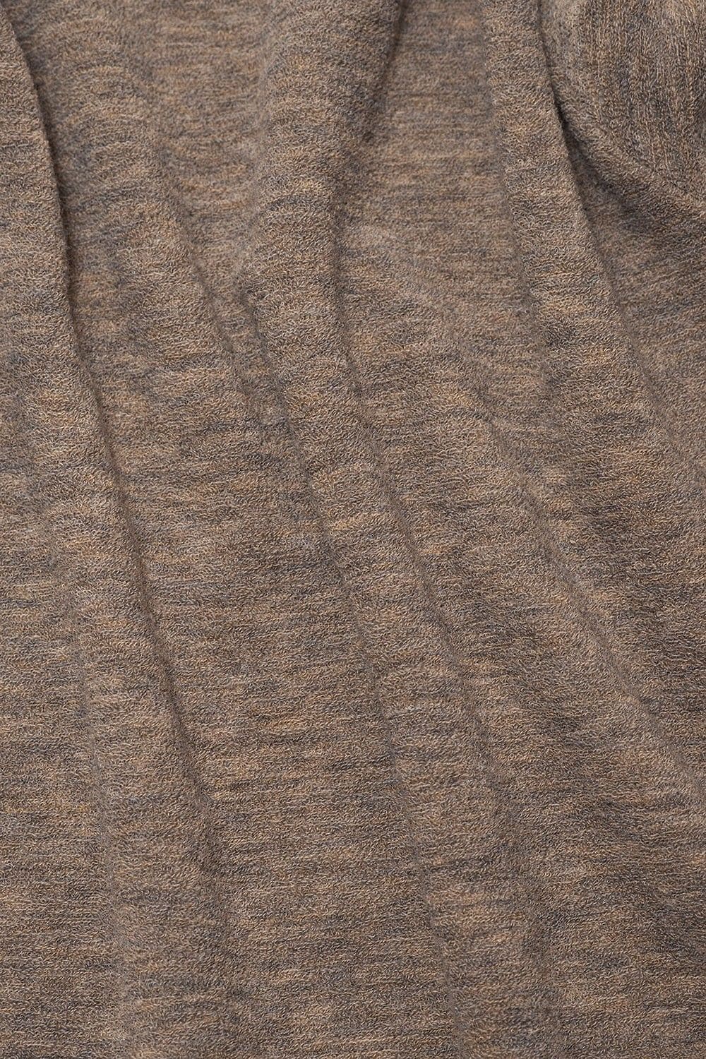 Nahaufnahme des walnussbraunen Wollfrotte-Schlafanzugoberteil aus bio Wolle (kbT)