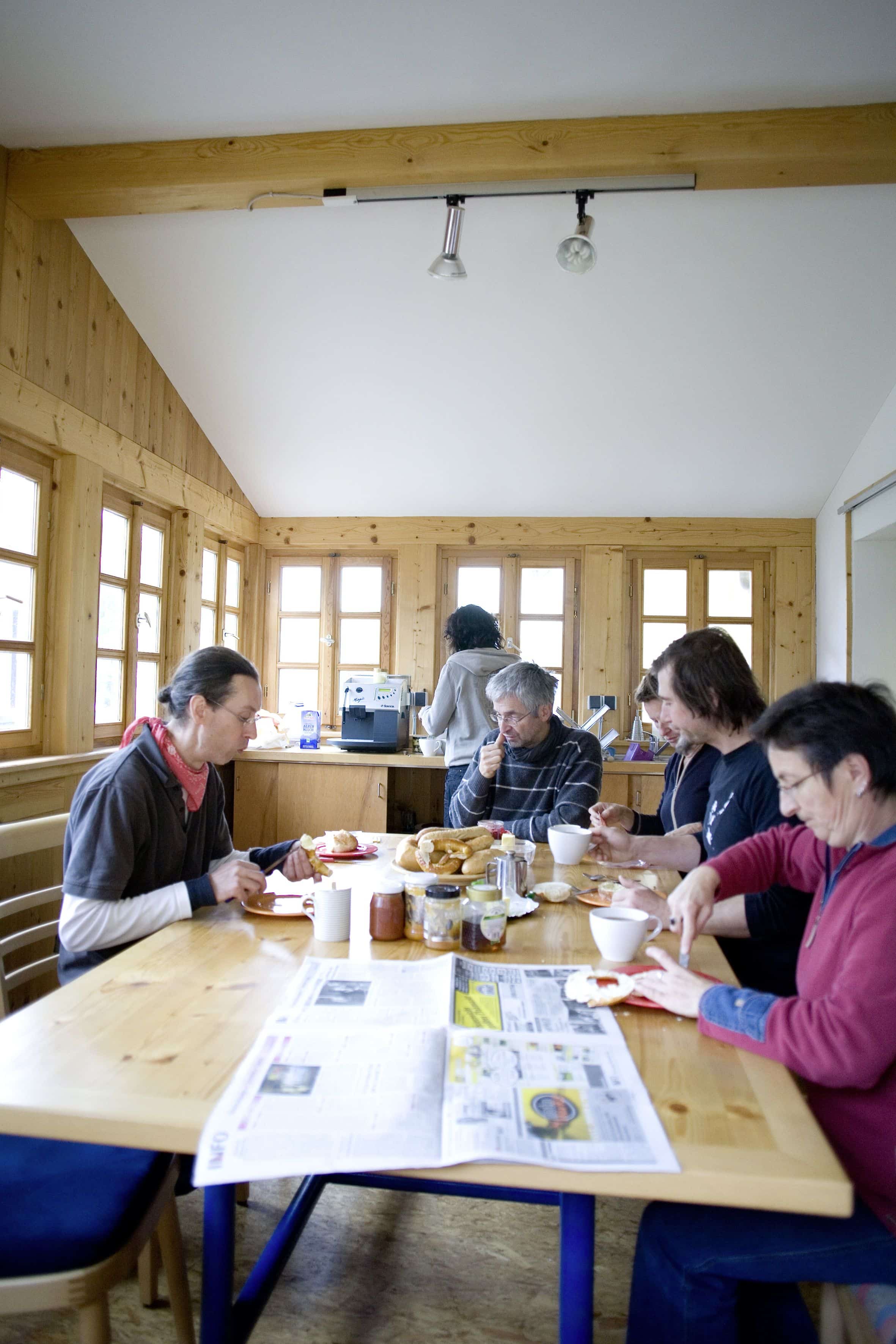 Finkhof Frühstück in Holzhüttte