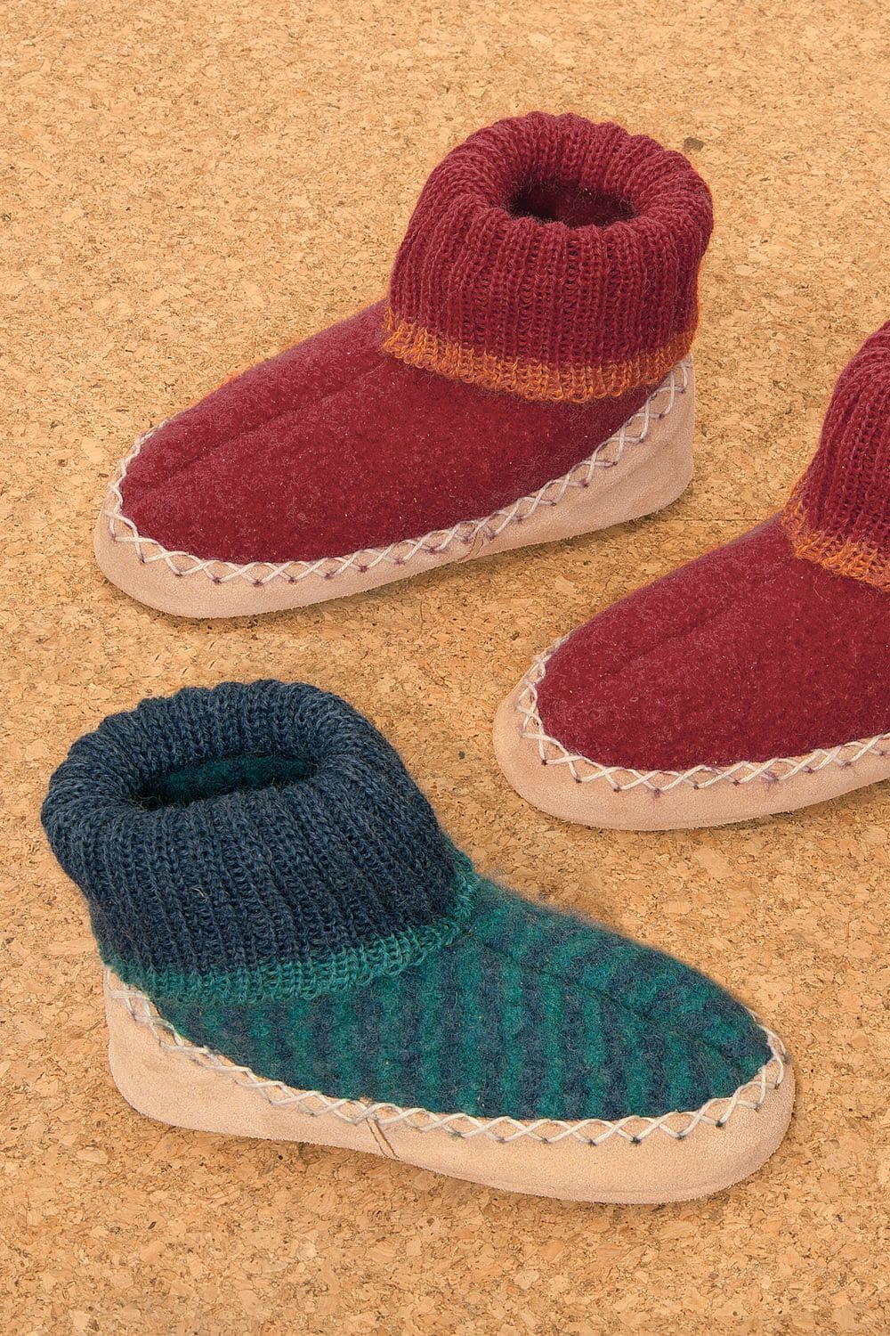 Finkhof Kinderhüttenschuhe in rot und blau