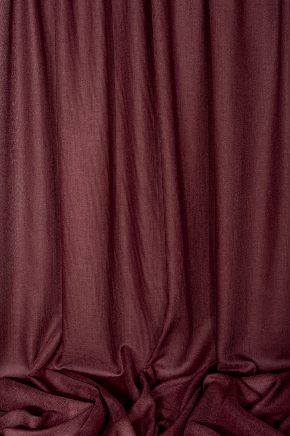 burgunderroter Wollmouselinestoff aus bio Wolle (kbT)