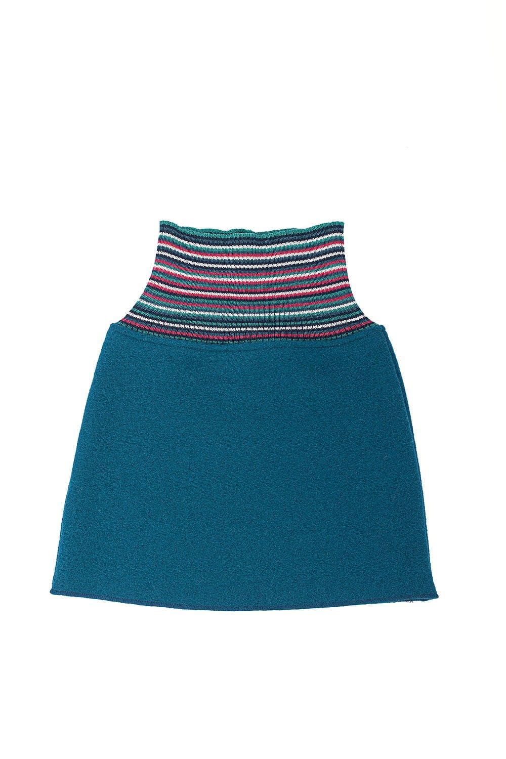 indigoblauer Rock aus Strickwalk mit bio Wolle (kbT) und buntem Strickbund vom Finkhof, Freisteller