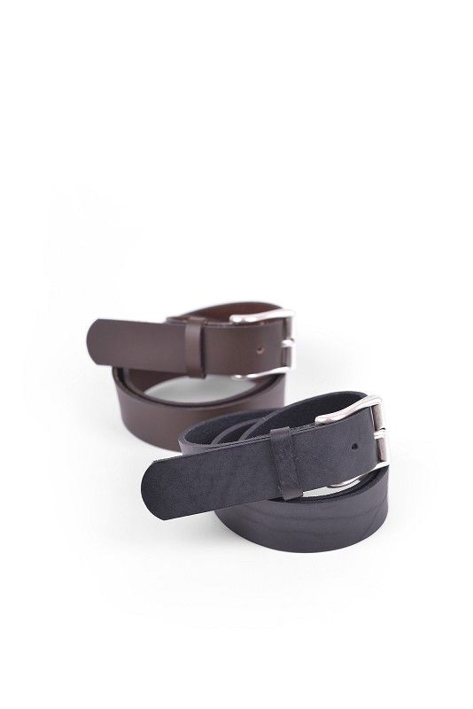 Herrengürtel dunkelbrauner und schwarzer Herrengürtel aus Rindsleder aufgerollt mit silberner Schnalle