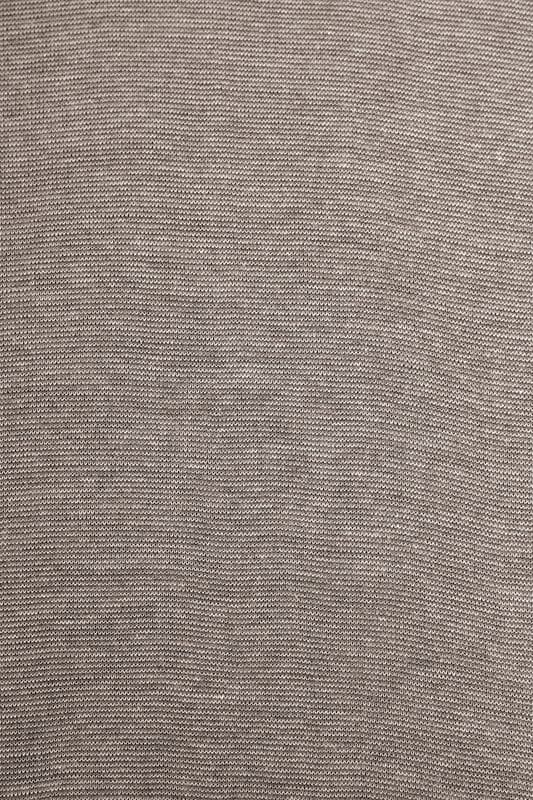 Detailaufnahme vom Stoff des walnussbraunen Achselhemds aus bio Baumwolle (kbA), Wolle (kbT) und Seide