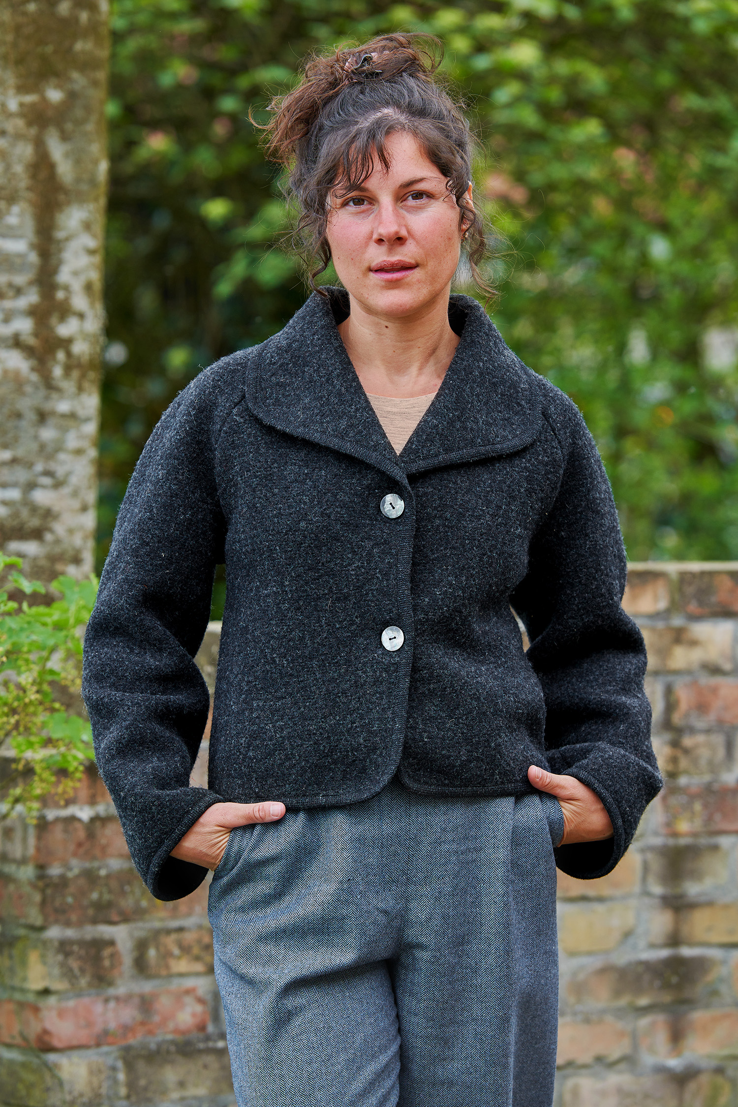 Damen-Kurzjacke aus Finkhof Strickwalk aus Bio-Schurwolle Damen-Kurzjacke aus Finkhof Strickwalk aus Bio-Schurwolle