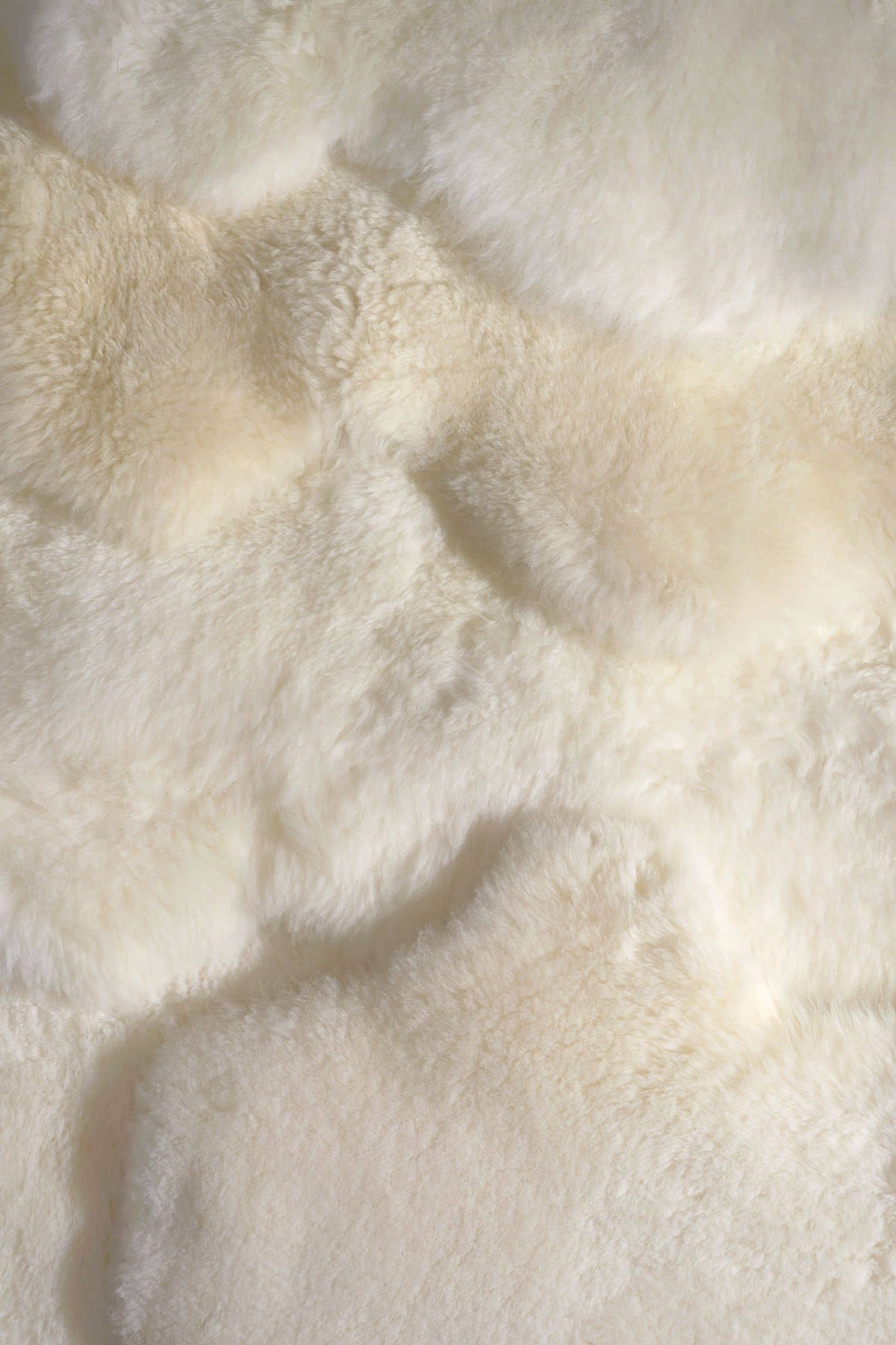 weißes pflanzlich gegerbtes Schaffell vom Finkhof