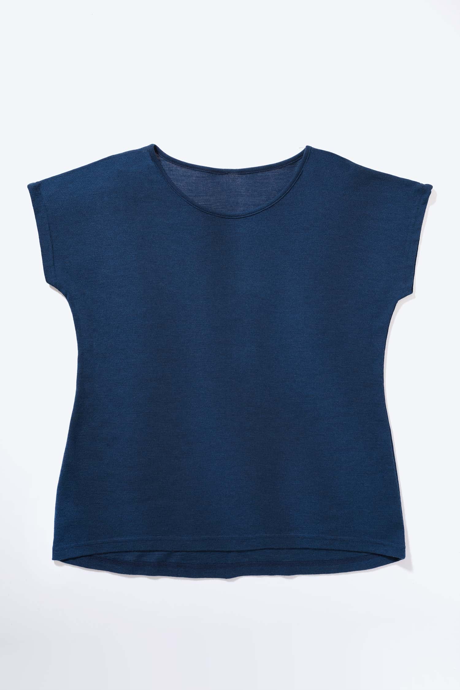 Damen-Oversize Shirt aus Wolle-Seide mit Bio-Fasern marineblaues oversized Shirt für Damen aus Bio-Schurwolle und Seide, Freisteller