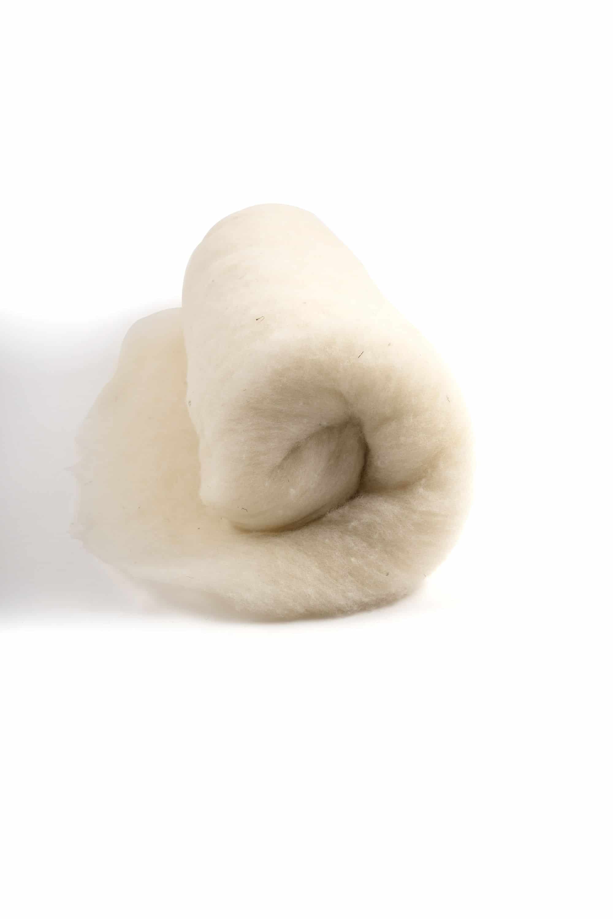 500g aufgerolltes Fettvlies vom Finkhof aus bio Wolle (kbT)