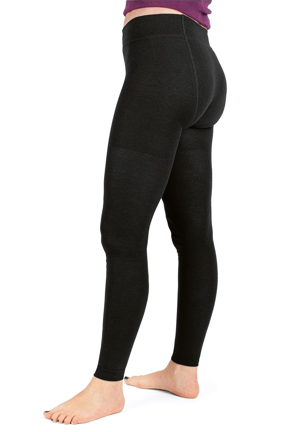 Baumwoll-Leggings schwarz Gr. 36/38 schwarze Baumwoll-Leggings aus bio Baumwolle (kbA) und Elasthan vom Finkhof, getragen von der Seite