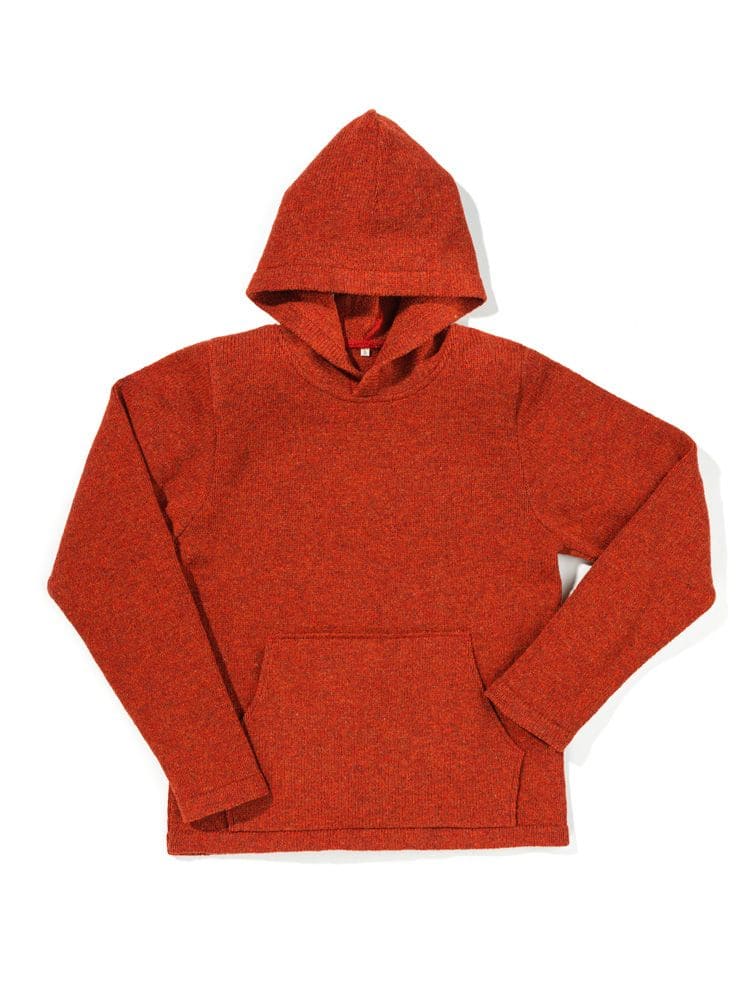 Finkhof-Kapuzenpulli siena Gr. L roter Kapuzenpulli aus bio Merinowolle (kbT) vom Finkhof, Freisteller