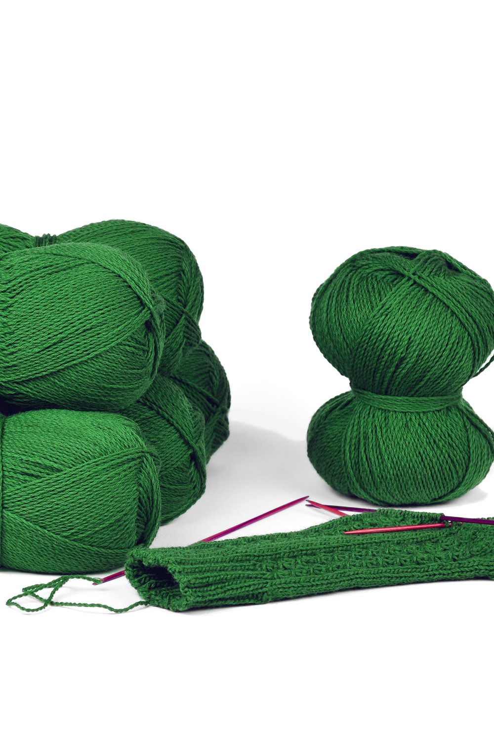 feine grüne Finkhof Sockenwolle aus bio Wolle (kbT) als Knäule 