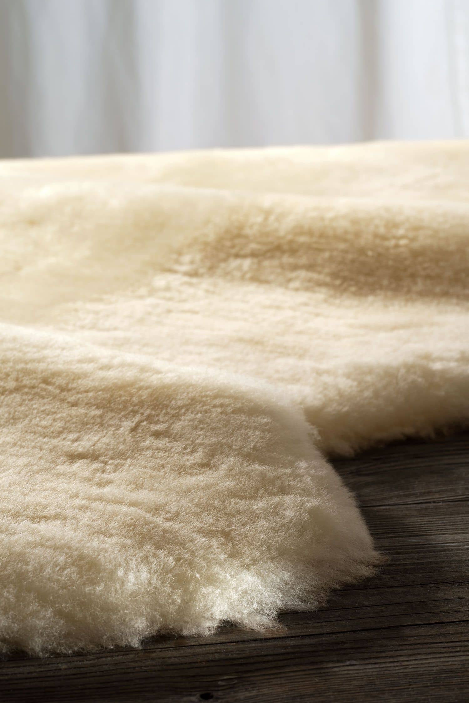 weißes pflanzlich gegerbtes Schaffell vom Finkhof