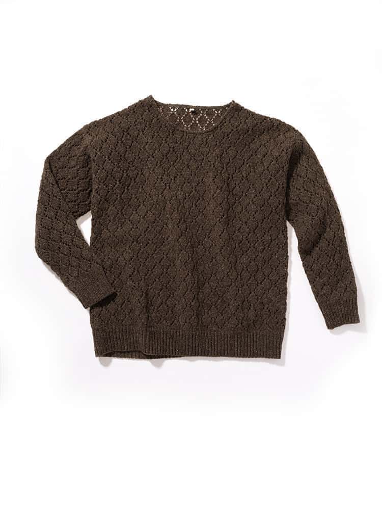 brauner ungefärbter Strickpullover für Damen mit Ajourmuster aus Bio-Wolle vom Finkhof, Freisteller