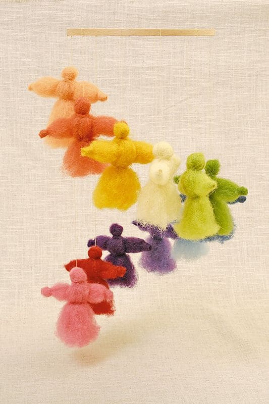 selbstgemachte Wollpüppchen aus Finkhof Bastelpackung mit bio Wolle (kbT)