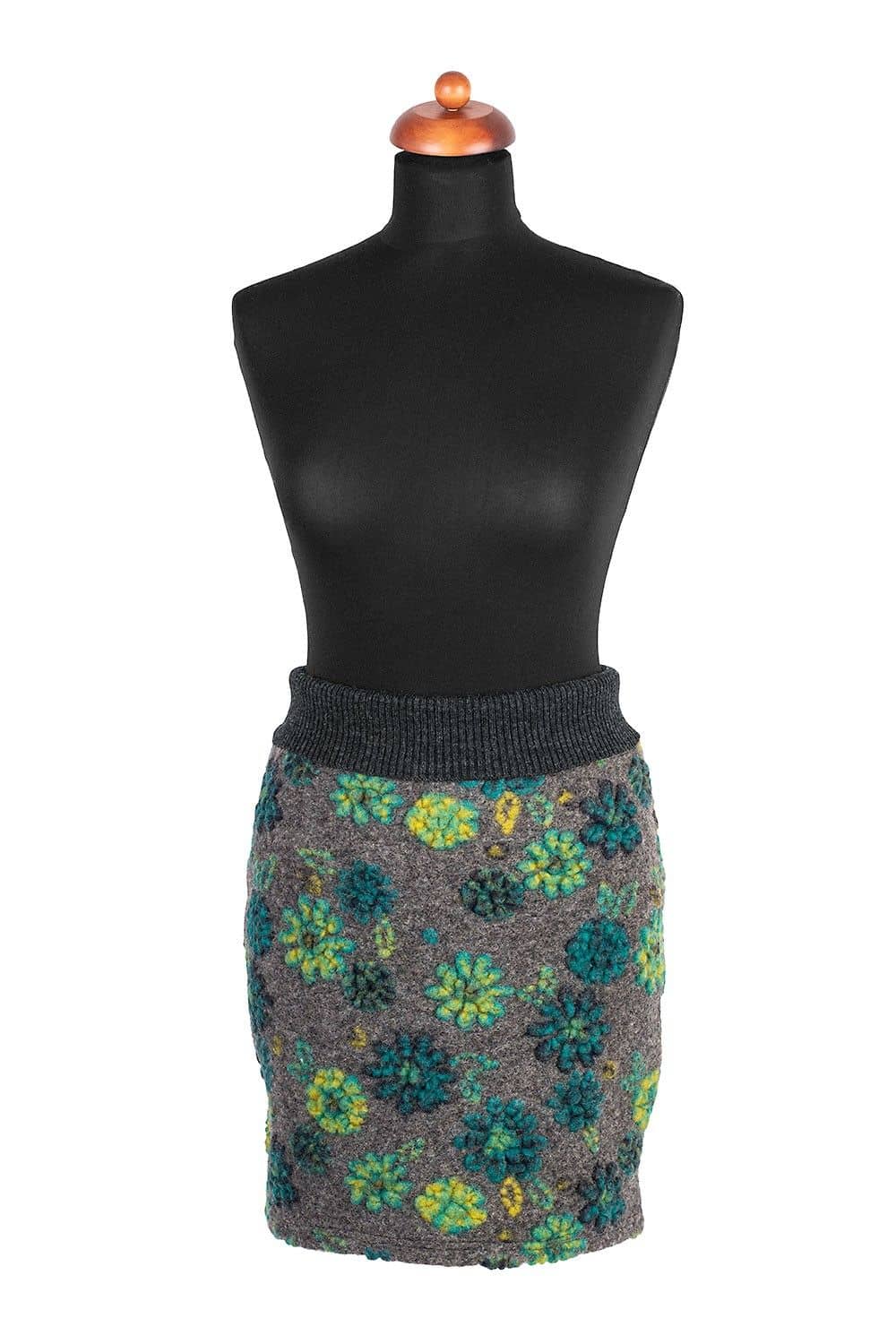 Rock aus grauem Musterwalk Limone mit floralem Muster aus bio Baumwolle (kbA) und Wolle an Schneiderpuppe