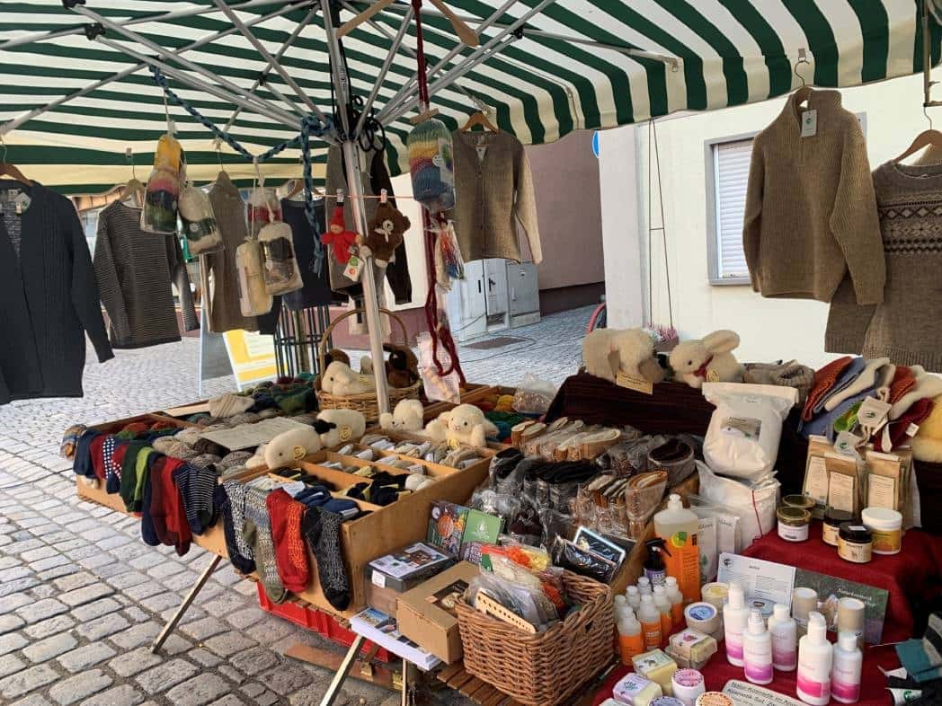 Stand der Schäfereigenossenschaft Finkhof auf dem Wochenmarkt