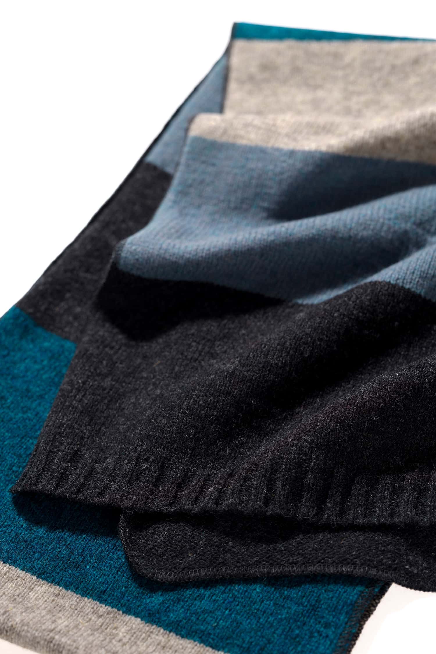 Strickschal gestreift aus Bio-Wolle blau/grau