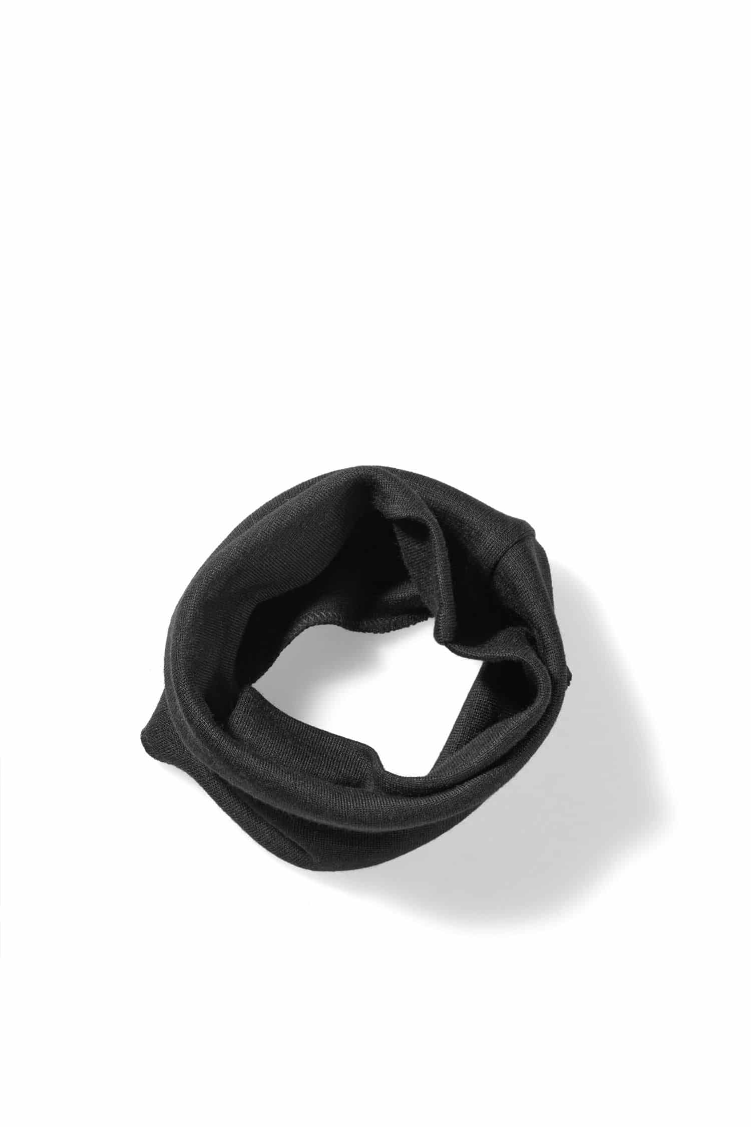 schwarzes Stirnband aus bio Wolle (kbT) und Seide, Freisteller rund