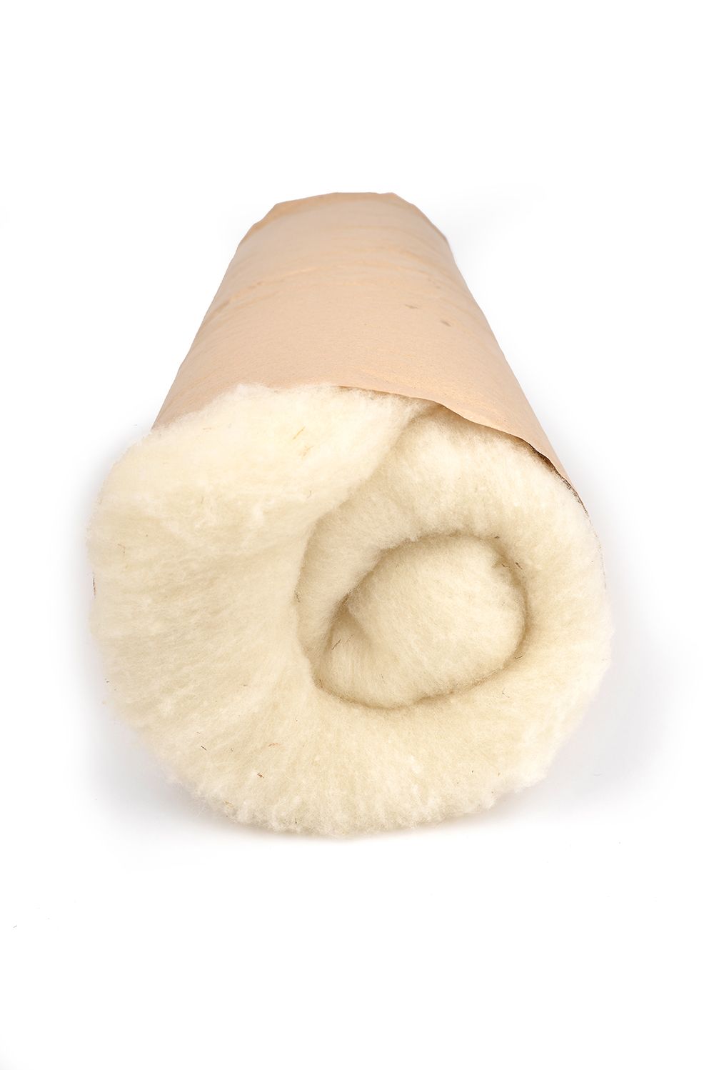 1 kg weißes Wollvlies vom Finkhof aus bio Wolle (kbT) aufgerollt mit brauner Papierbanderole, Freisteller