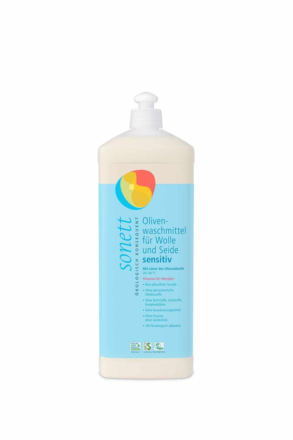 Olivenwaschmittel sensitiv in ein Liter Flasche für Wolle und Seide, Freisteller