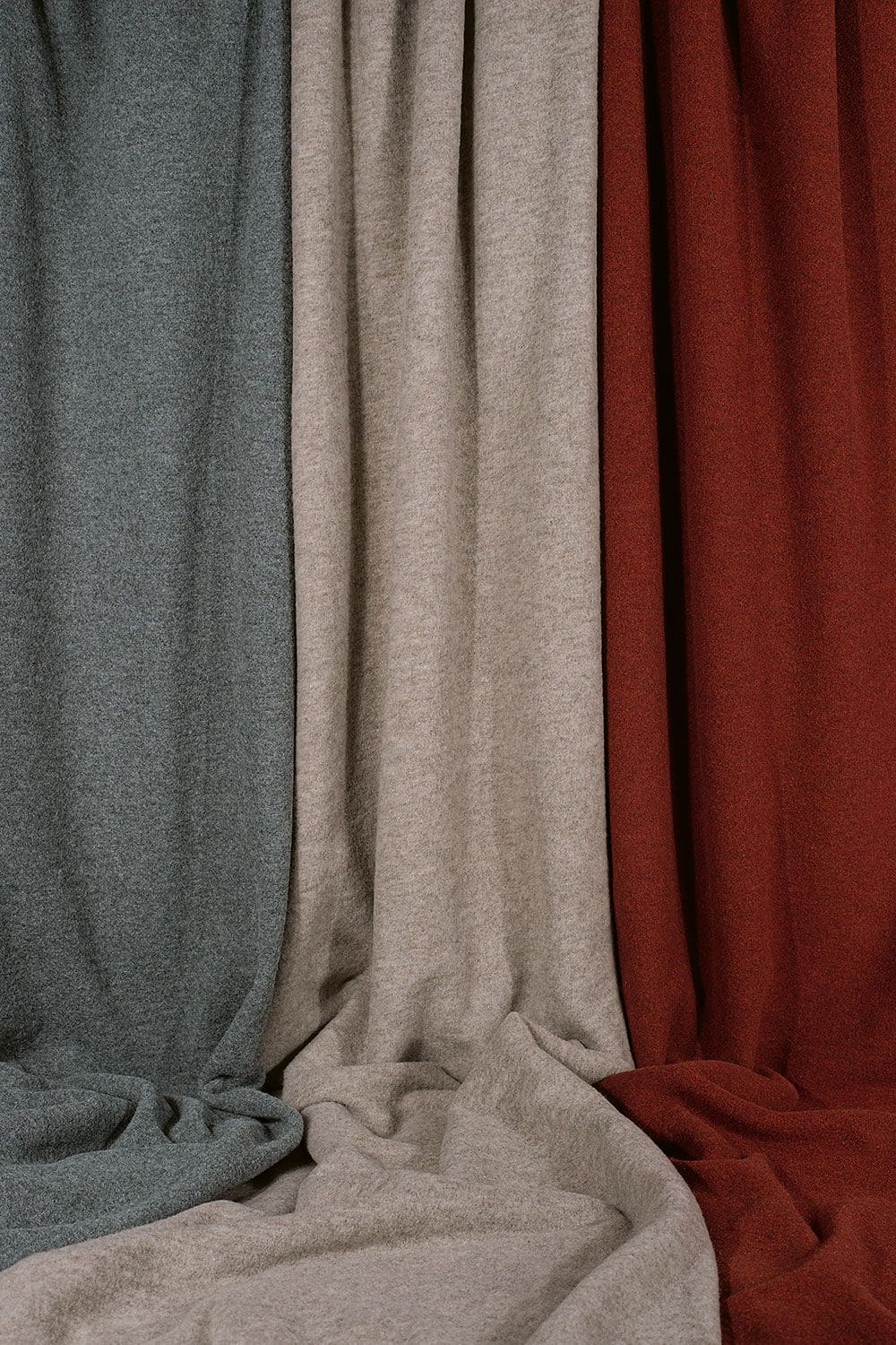 Wollfleece Wollfleece Stoffbahnen in grau, erde und naturmeliert mit Schurwolle aus biologischer Tierhaltung