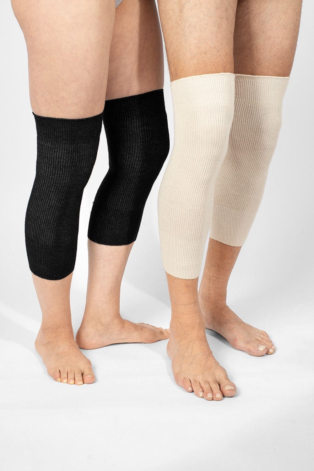 Kniewärmer naturweiße und schwarze Kniewärmer aus bio Wolle (kbT), Seide, Baumwolle und Elasthan