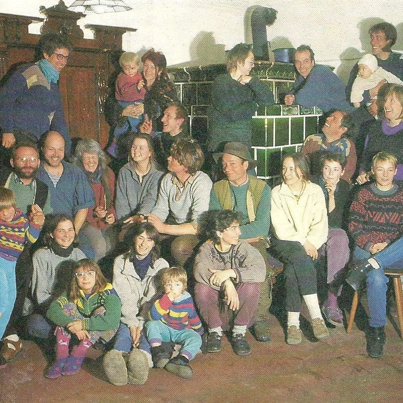 Finkhof Gruppenfoto vor einem Ofen