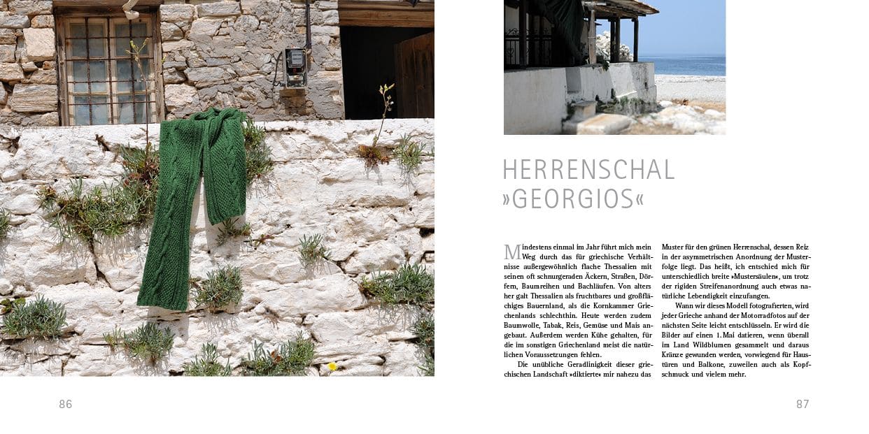 Beispielseite mit grünem Schal aus dem Buch ,,Ariadnes Fäden"