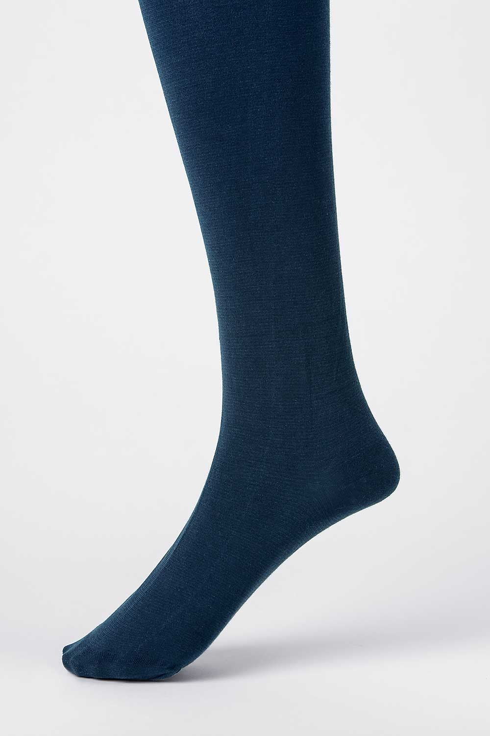 Fuß von marineblauer Feinstrumpfhose aus bio Baumwolle (kbA) und Elasthan vom Finkhof