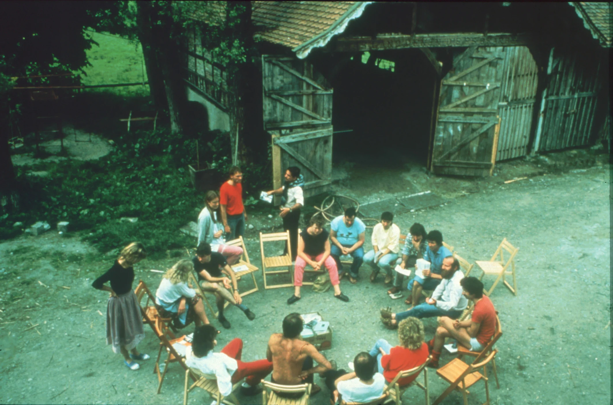 Hofplenum-ganz-fr-h Finkhöfler halten Plenum im Hof ab