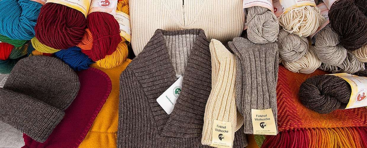 Finkhof Motiv für Qualität, Label, Logos und regionale Produkte mit kunterbunten Finkhofprodukten