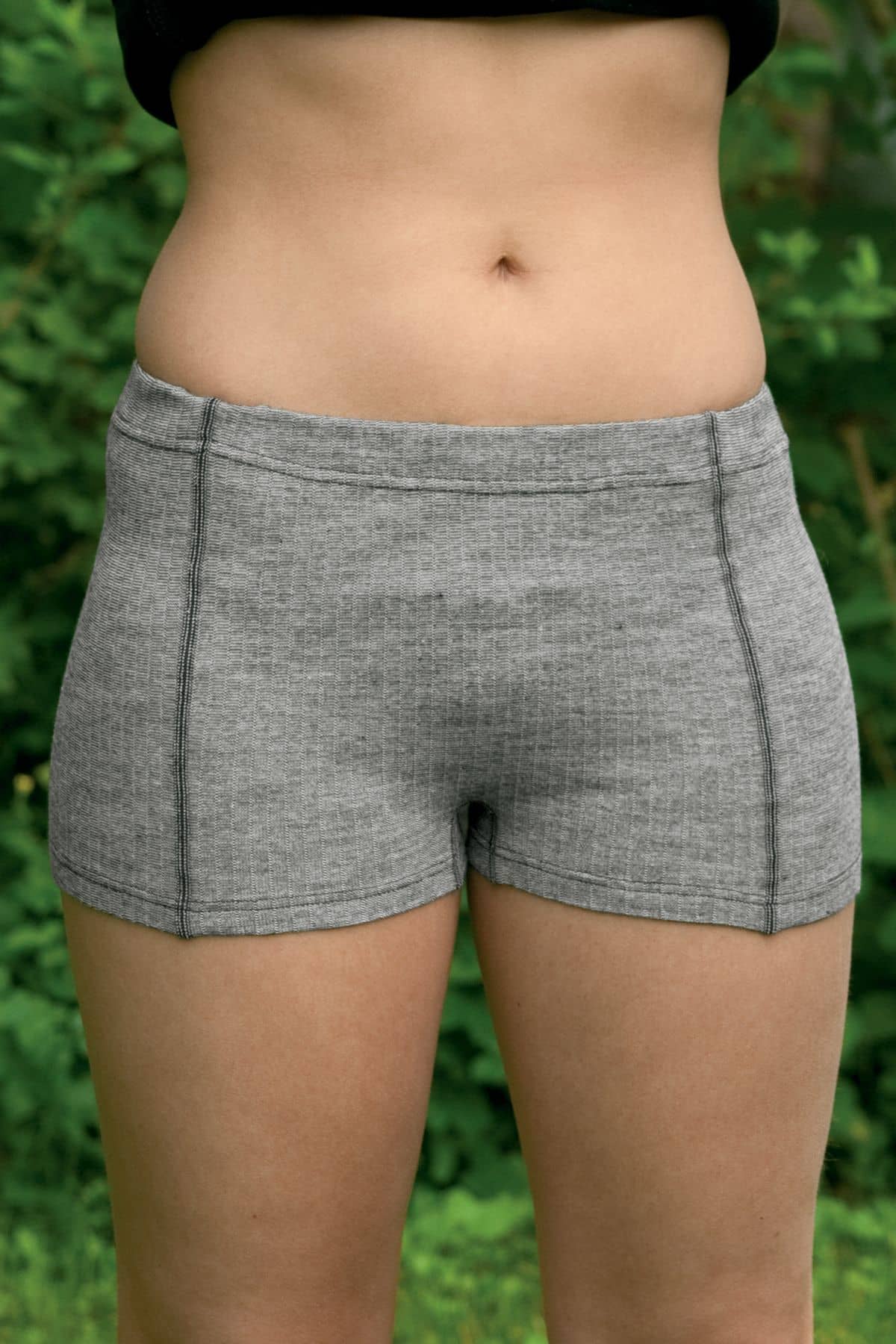 Unterwäsche Mix Panty Damen graue Damenpanty aus bio Baumwolle (kbA), bio Wolle (kbT) und Seide, Tragebild