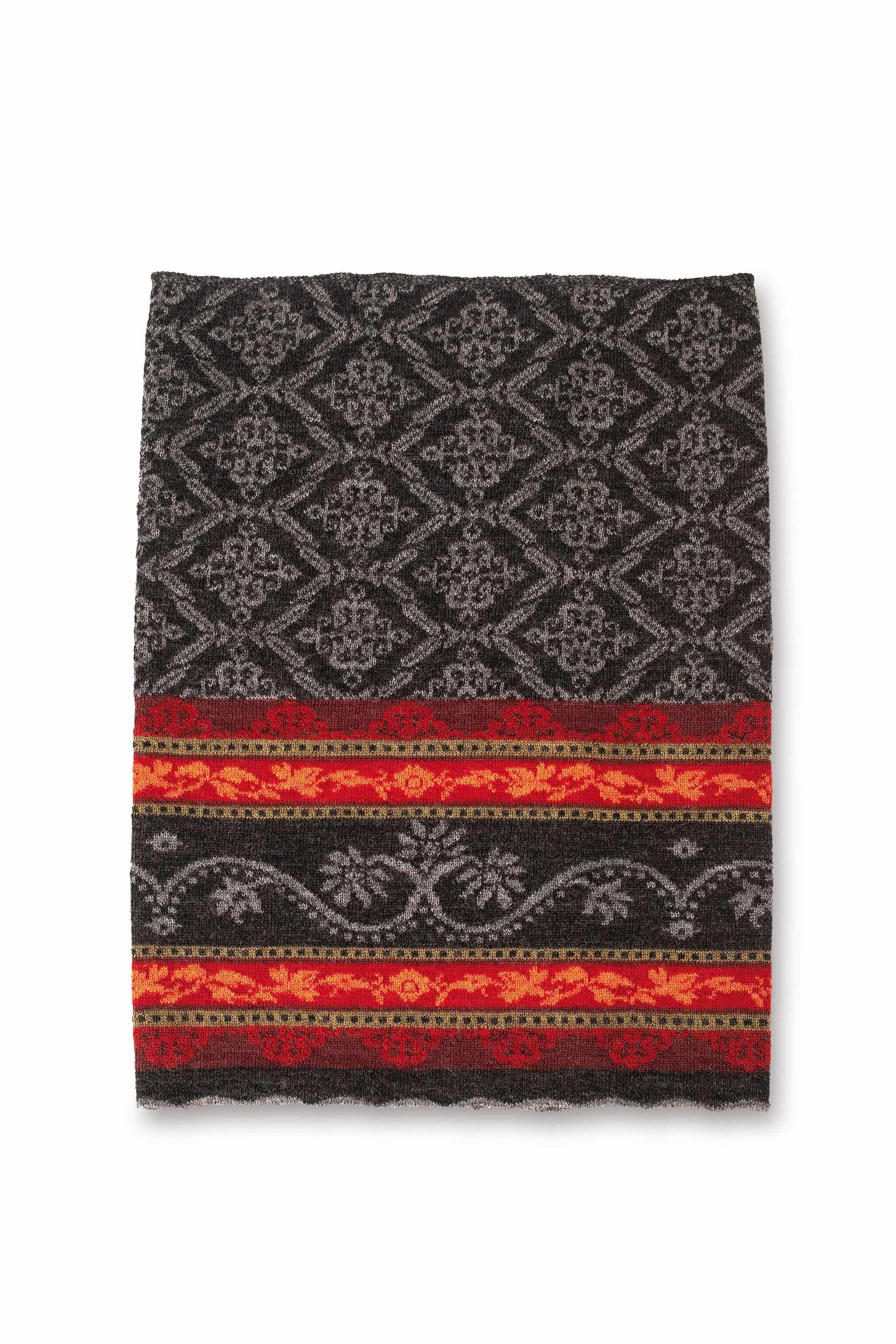 rot grau gemusterter Loopschal ,,Gewitter" aus bio Wolle (kbT), Freisteller