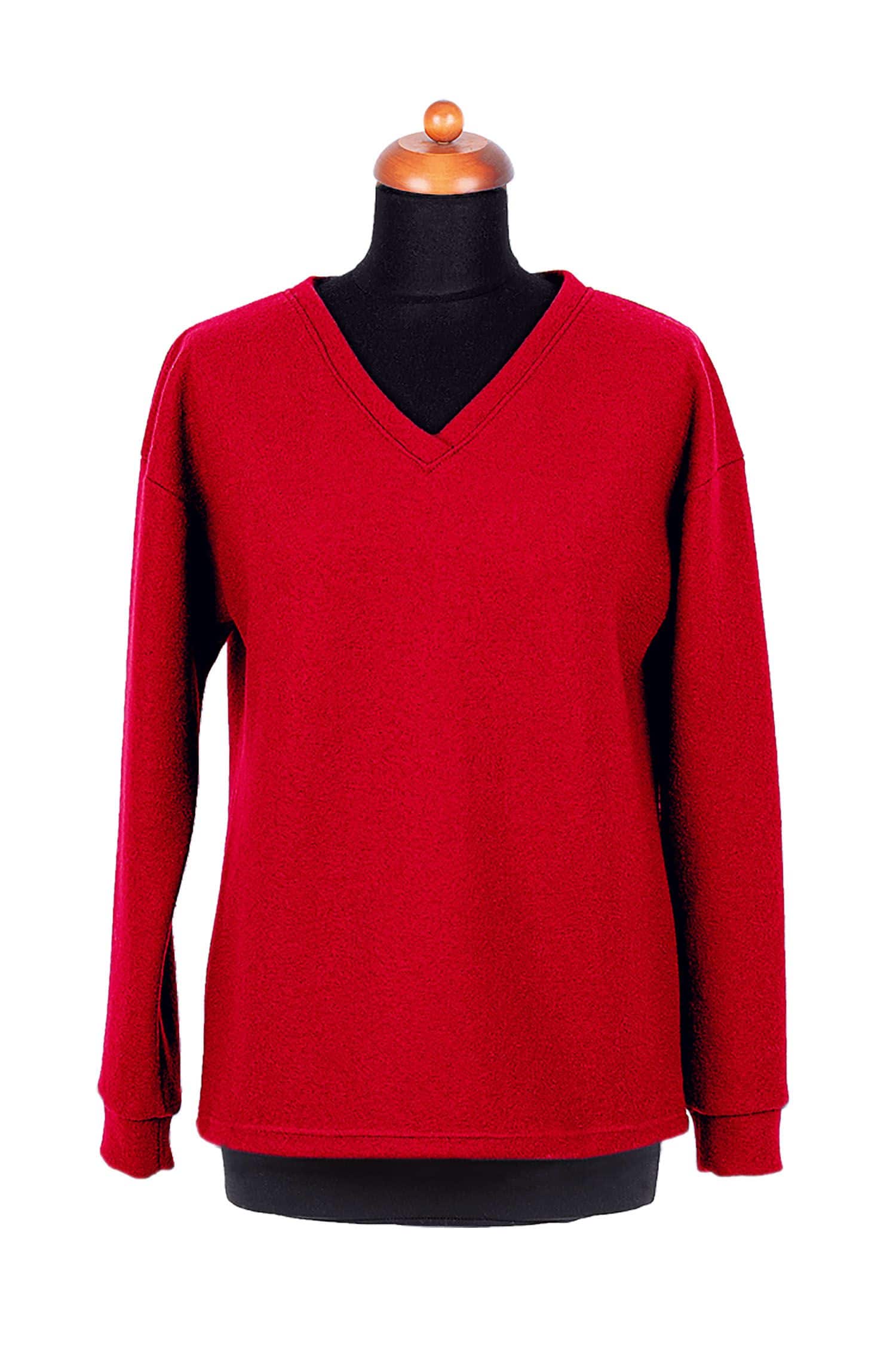 Pulli aus rotem Feinstrickstoff aus bio Wolle (kbT) an einer Schneiderpuppe