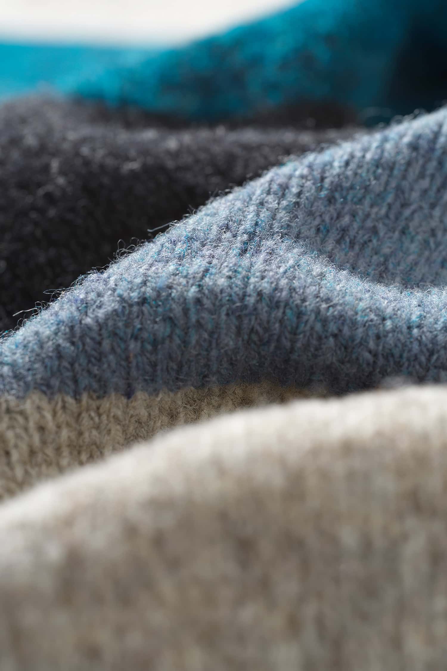 Strickschal gestreift aus Bio-Wolle blau/grau