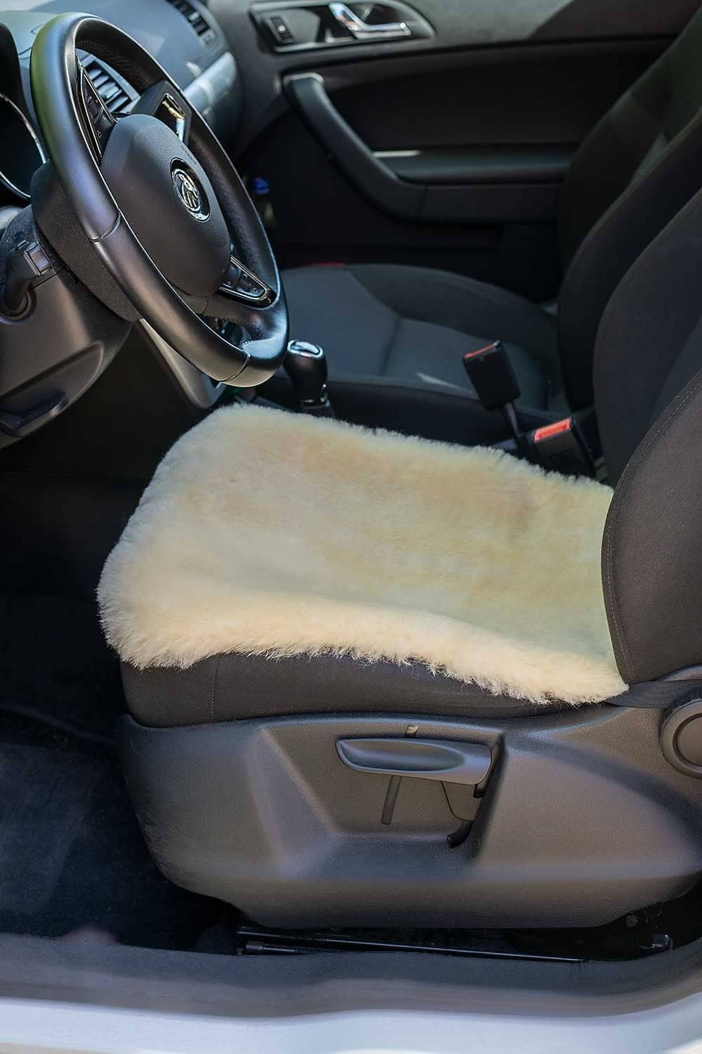 Autofell mit Bezug, klein kleines Finkhof Autofell mit Bezug aus relugan gegerbtem Schaffell mit bio Baumwolle (kbA)