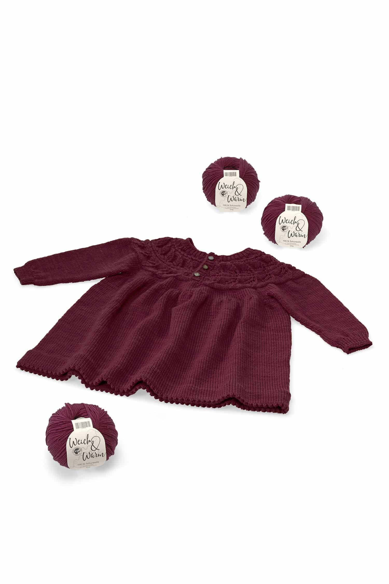 Pulli aus weinroter Finkhof Merinowolle Weich&Warm aus bio Wolle (kbT) mit Knäulen darum