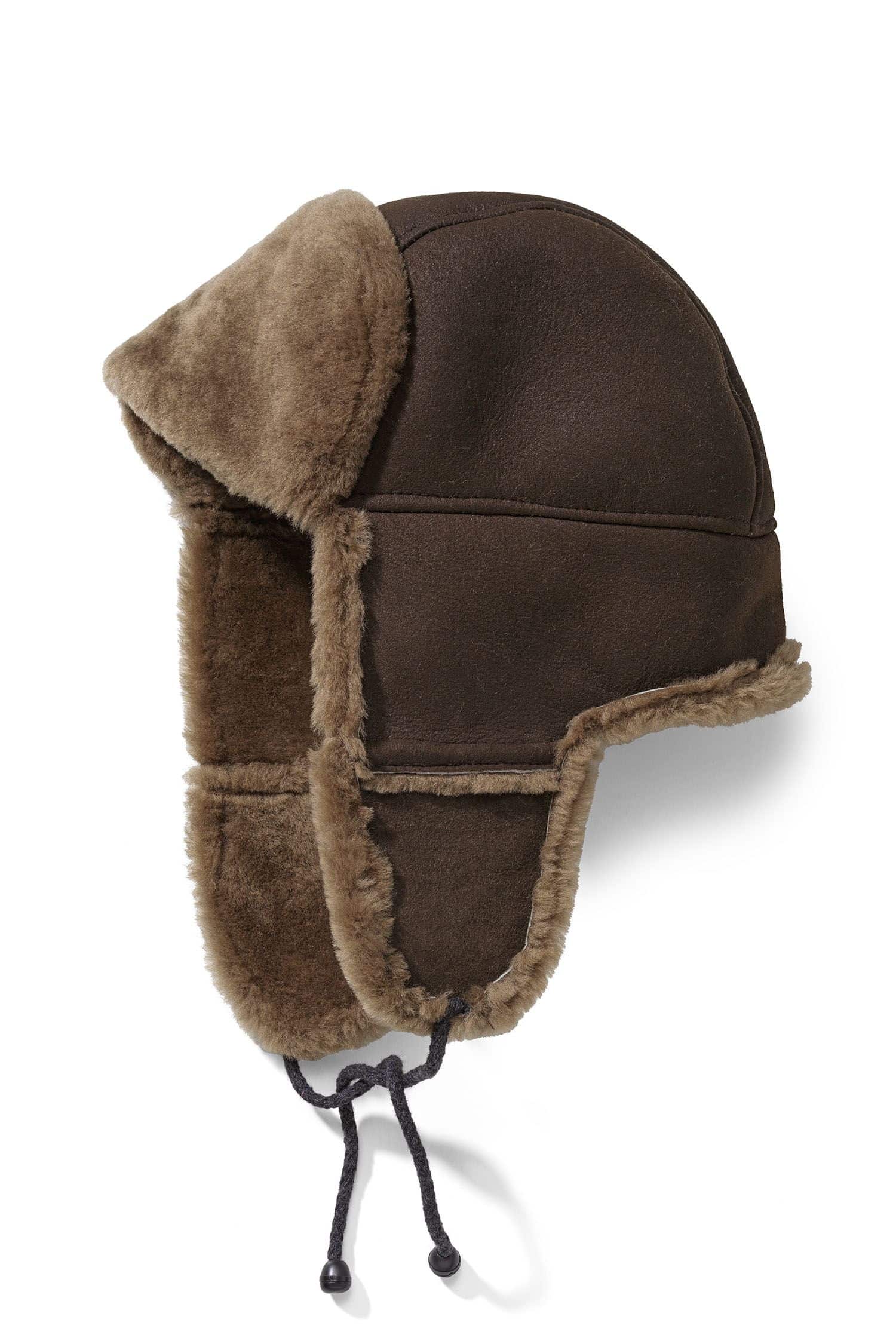 braune Fellmütze aus Schaffell vom Finkhof, Freisteller