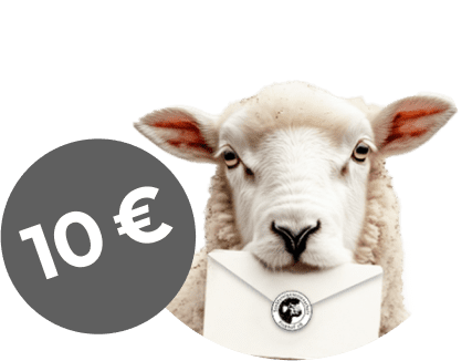 Schaf mit Brief im Mund