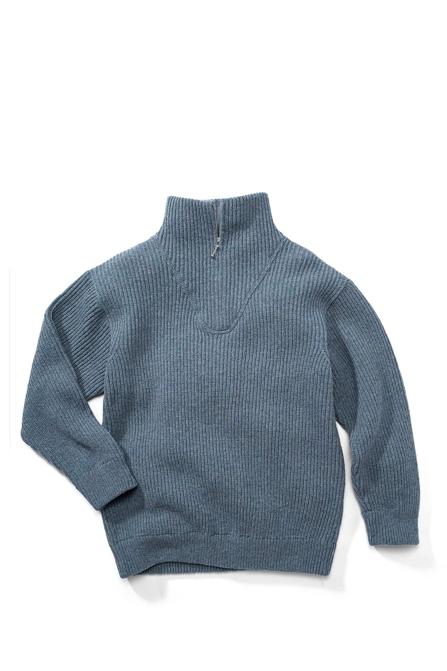 rauchblauer Finkhof Troyer aus bio Wolle (kbT), Freisteller